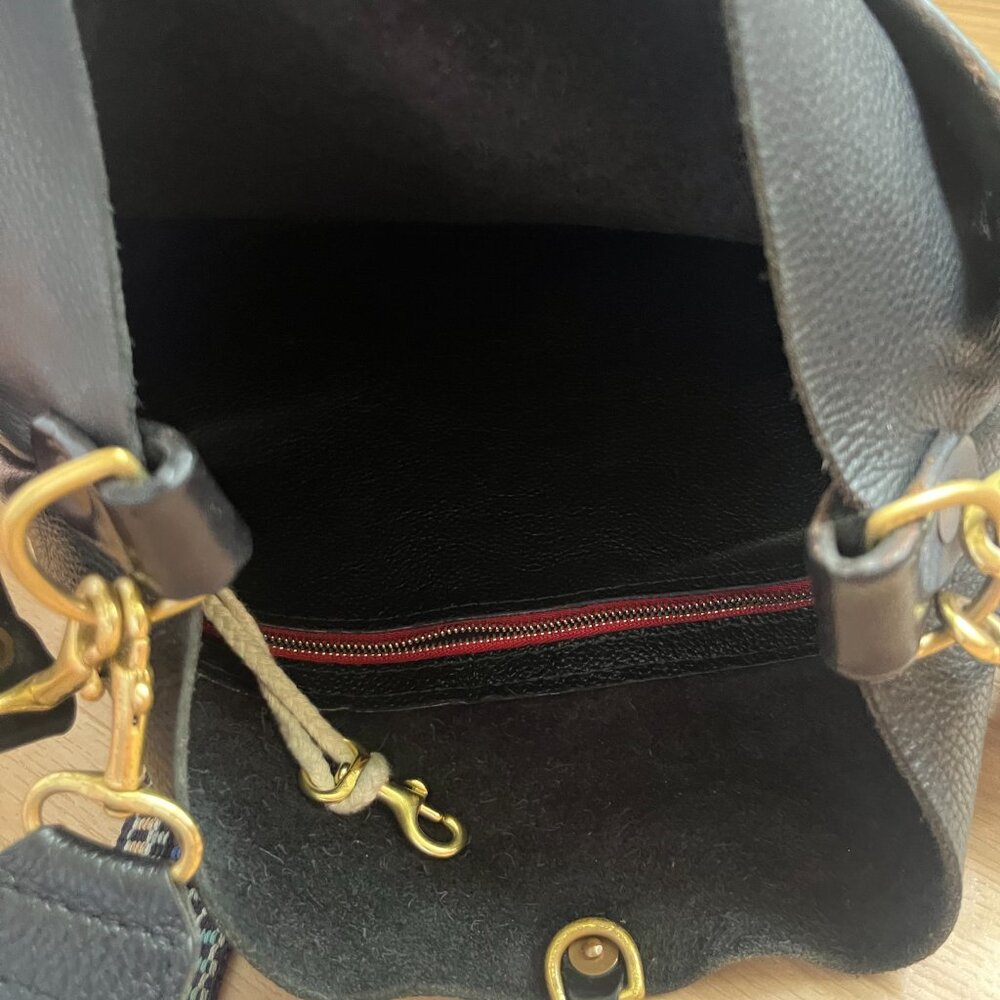 Meanwhile Back on the Farm Black Leather Carryall & Crossbody w/ Italian Strap - Picture 6 of 7